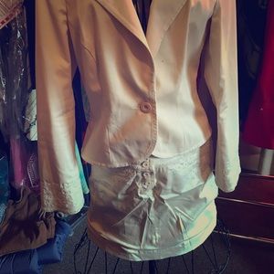 Two-piece Cache Skirt And Jacket